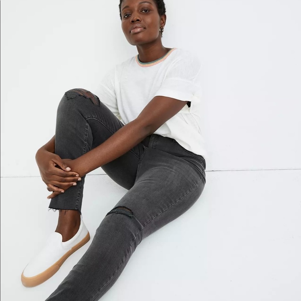 Taller Curvy High-Rise Skinny Jeans in Black Sea